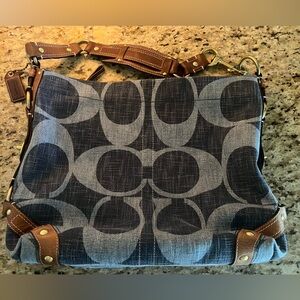 Coach Carly Signature Shoulder Bag in blue Denim xl